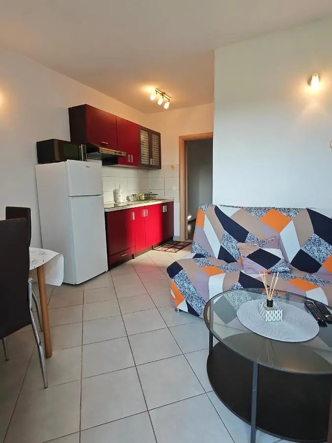 Apartments Bevanda Bale 0*,  Croazia